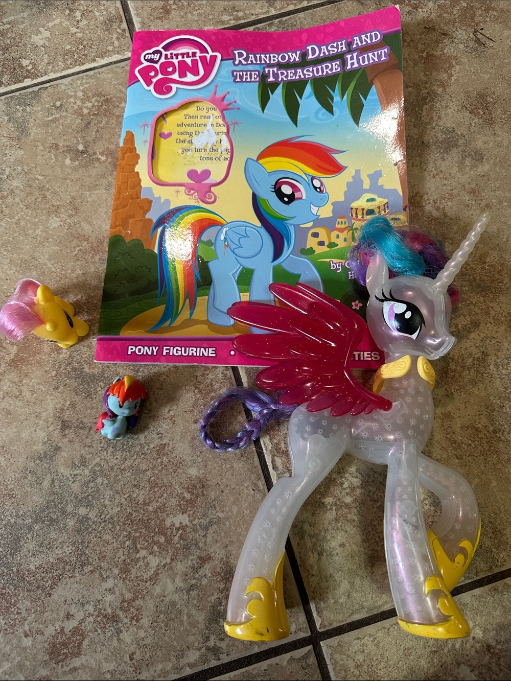My Little Pony Princess Celestia Light Up Figure Book Fluttershy Rainbow Dash